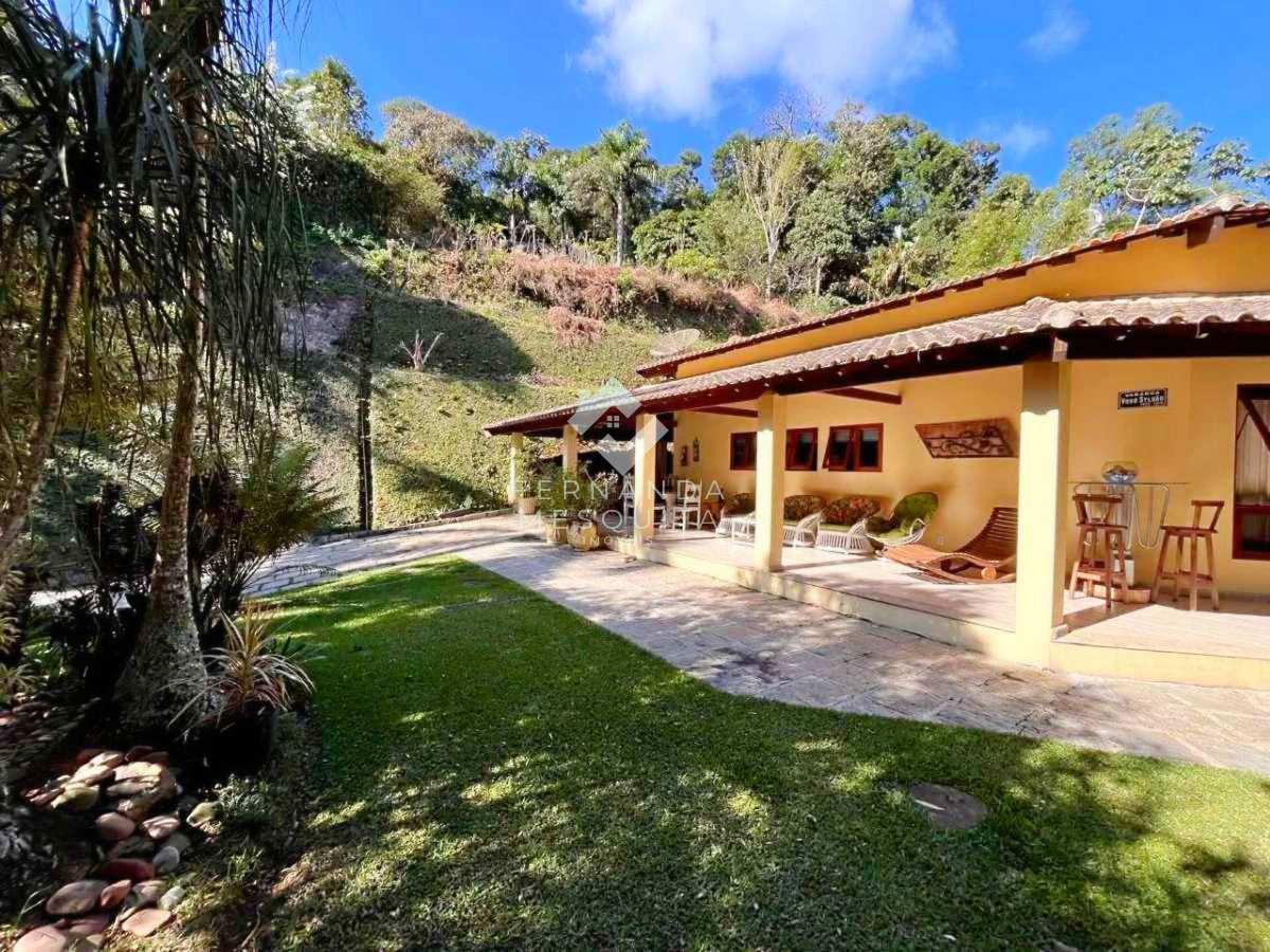 Casa Linear com 3 Suítes na Fazenda Boa Fé | Amavale, Teresópolis – Conforto, Natureza e Oportunidade - Fernanda Mesquita Imóveis | Um novo capítulo pede um novo lar. Encontre aqui.