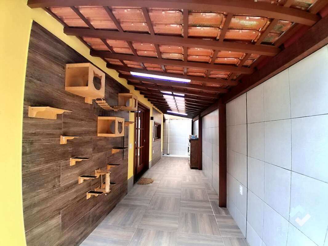  - Casa Linear em Terreno Plano com 2 Quartos (1 Suíte) à Venda em Agriões, Teresópolis