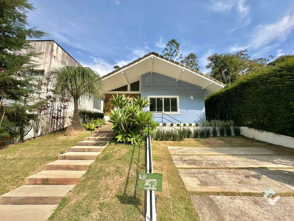  - Casa Linear Todo Reformada de 150 m² com 3 Quartos (1 Suíte), Lareira, Espaço Gourmet Privativo e Lazer de Clube com Beach Tennis – Cascata do Imbuí