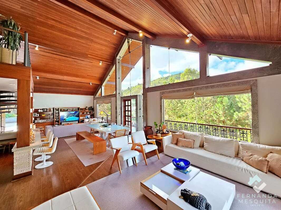  - Casa de Luxo à Venda no Green Valley Teresópolis com Piscina Aquecida e 6 Quartos