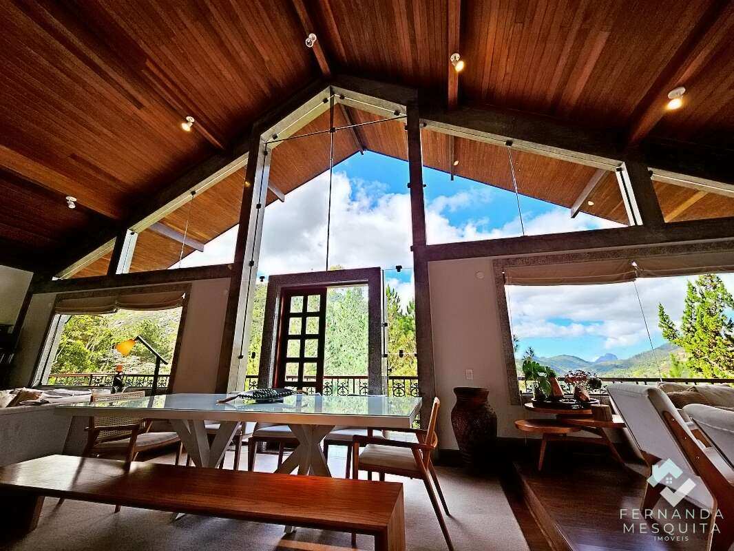  - Casa de Luxo à Venda no Green Valley Teresópolis com Piscina Aquecida e 6 Quartos