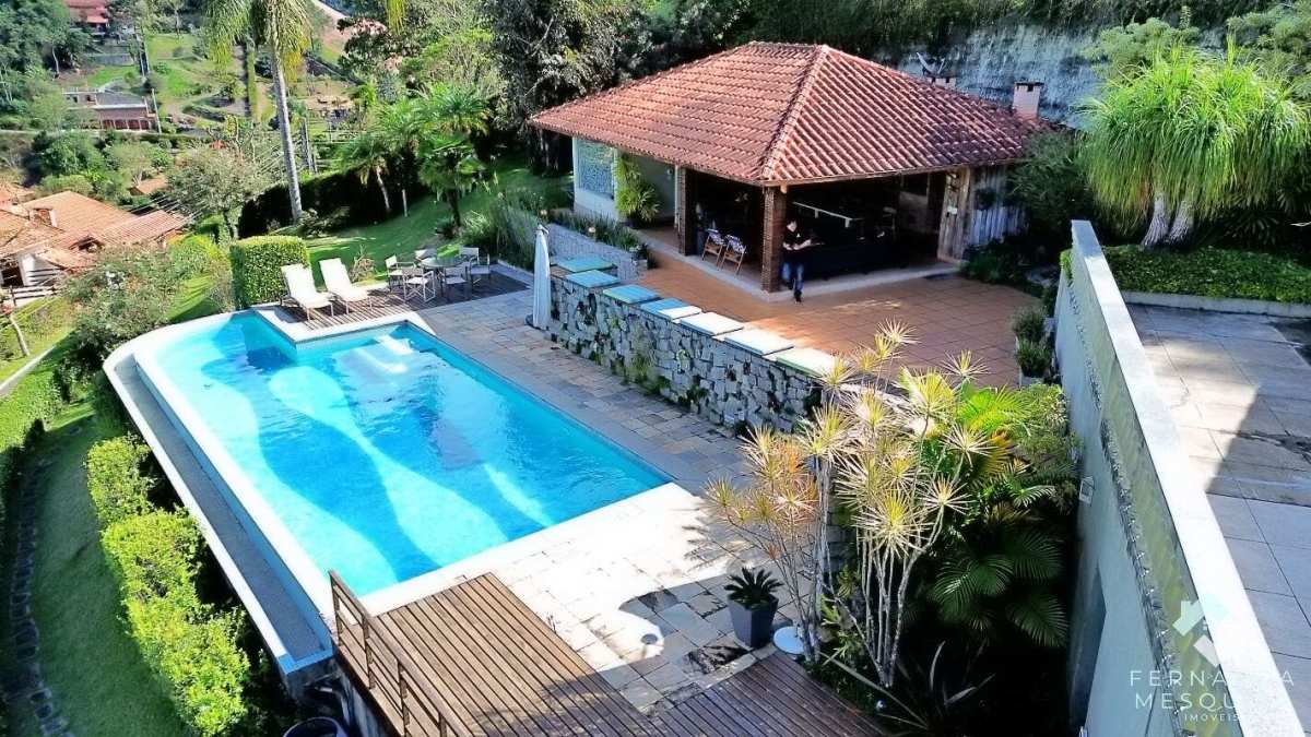 - Casa de Luxo à Venda no Green Valley Teresópolis com Piscina Aquecida e 6 Quartos