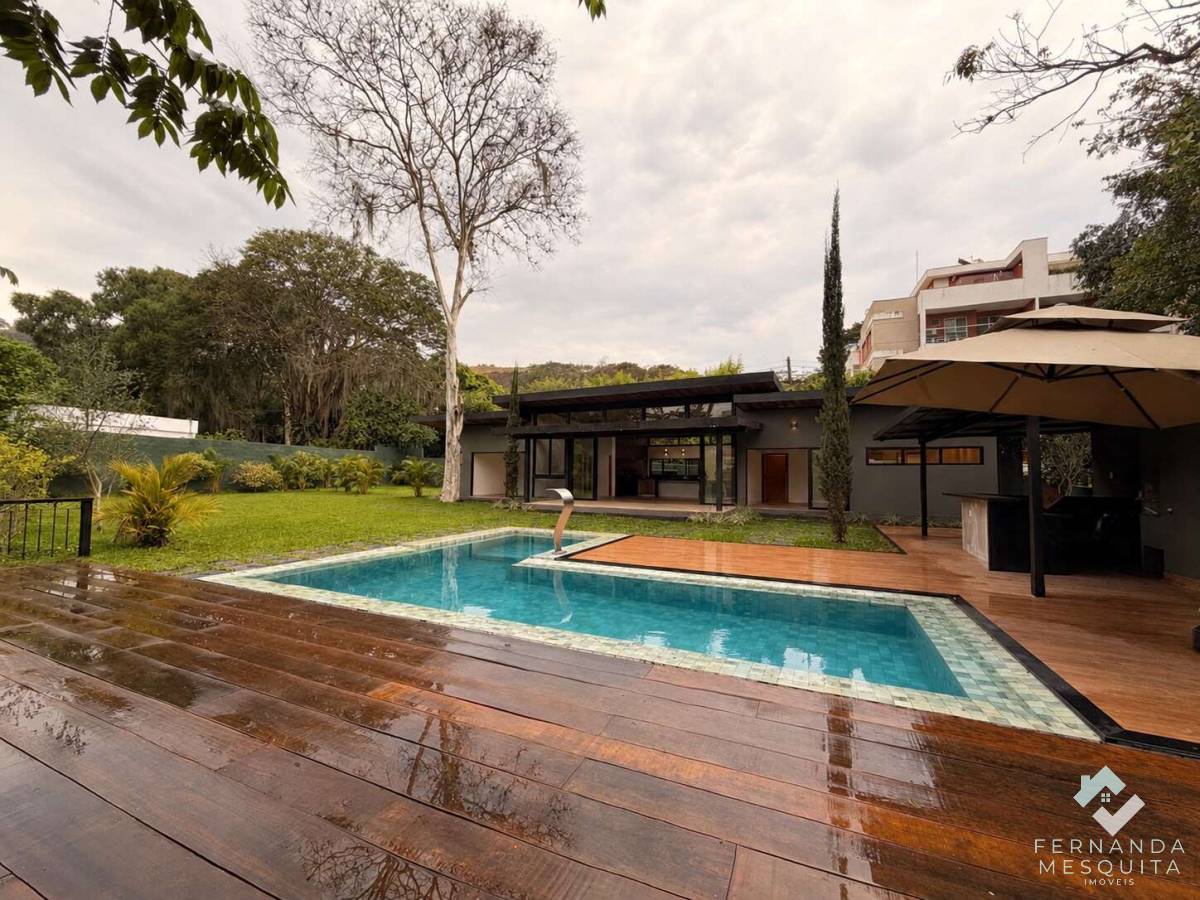 Casa à venda com 4 quartos - Itaipava,Petrópolis
