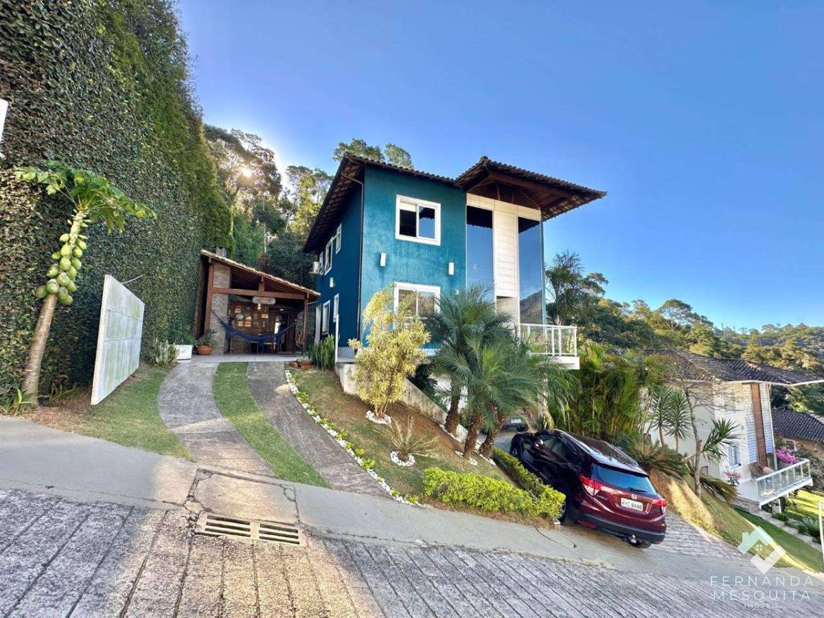 Casa de condomínio à venda com 3 quartos, 141,84m² - Bom Retiro,Teresópolis