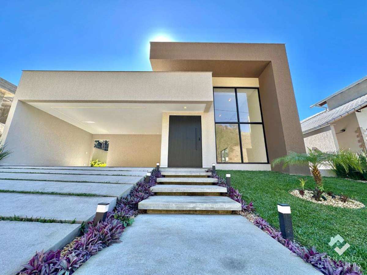 Casa Nova de Alto Padrão com 3 Suítes e Lazer Completo a 5 Minutos do Centro de Teresópolis - Fernanda Mesquita Imóveis | Um novo capítulo pede um novo lar. Encontre aqui.