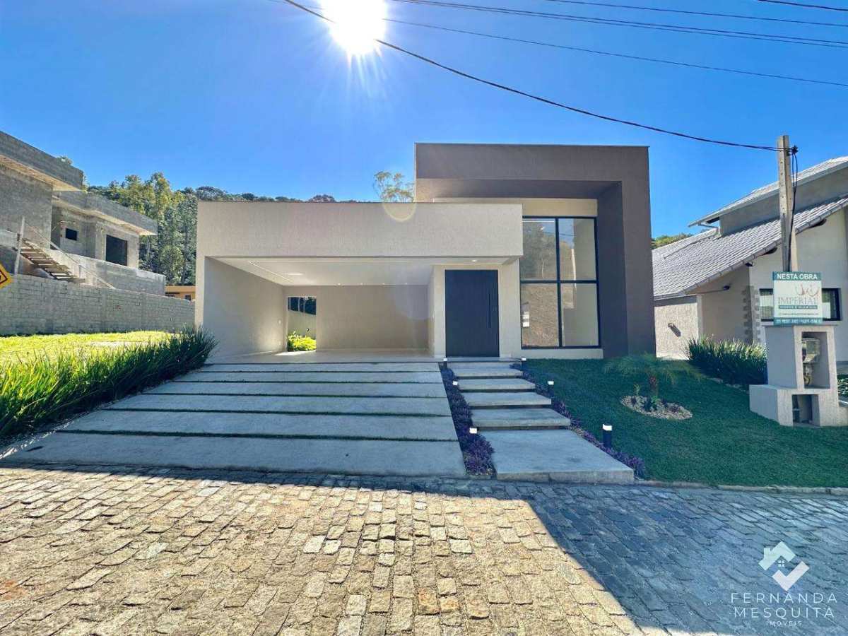  - Casa Nova de Alto Padrão com 3 Suítes e Lazer Completo a 5 Minutos do Centro de Teresópolis