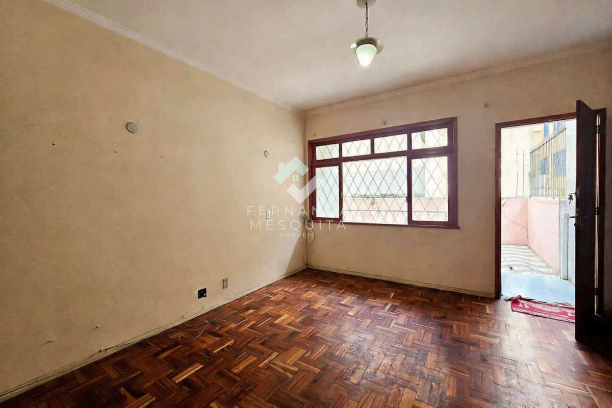  - Casa para alugar em condomínio em Agriões Teresópolis RJ com 2 quartos e dependência