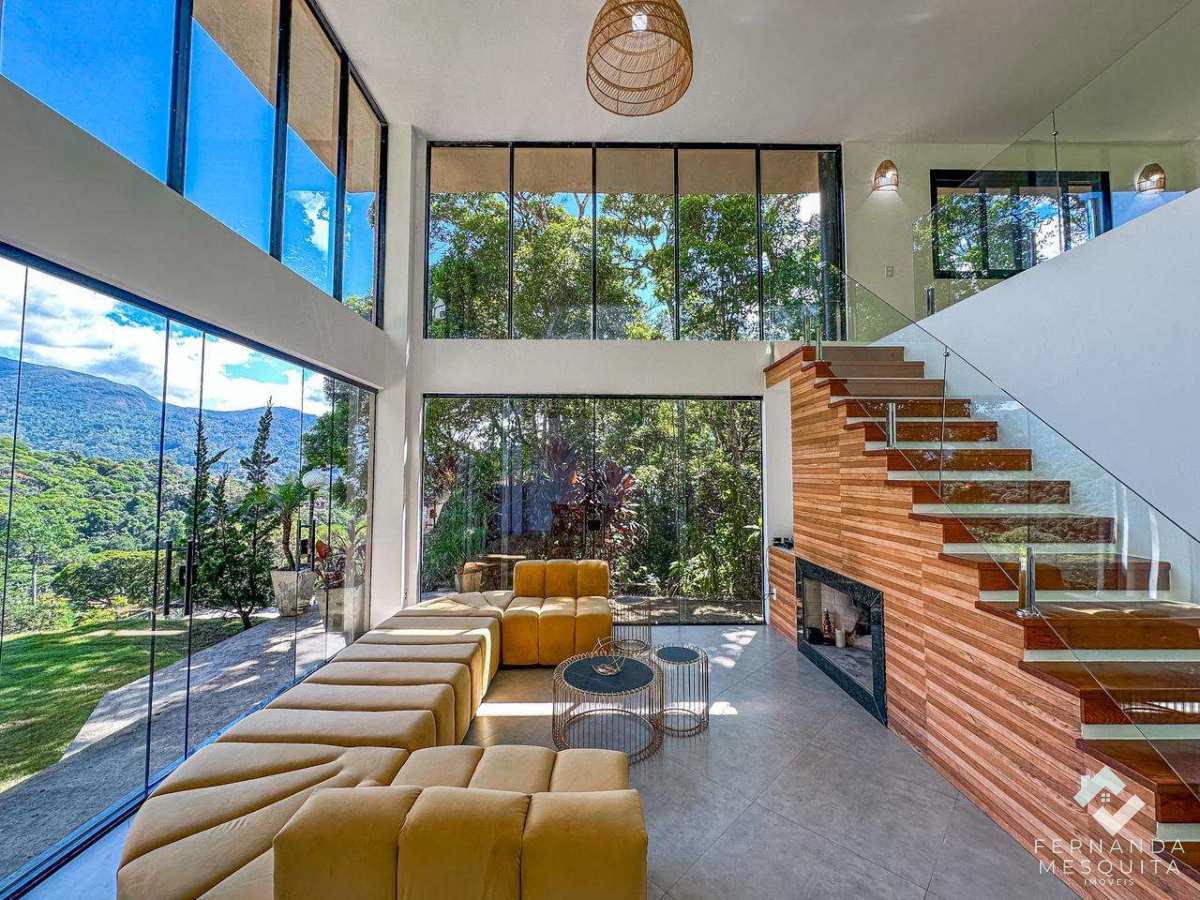  - Casa porteira fechada com piscina aquecida e vista deslumbrante à venda no Comary, Teresópolis