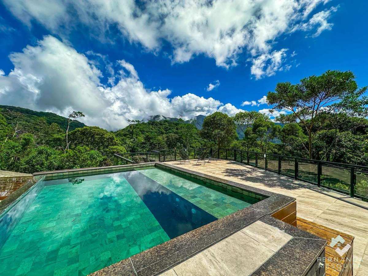  - Casa porteira fechada com piscina aquecida e vista deslumbrante à venda no Comary, Teresópolis