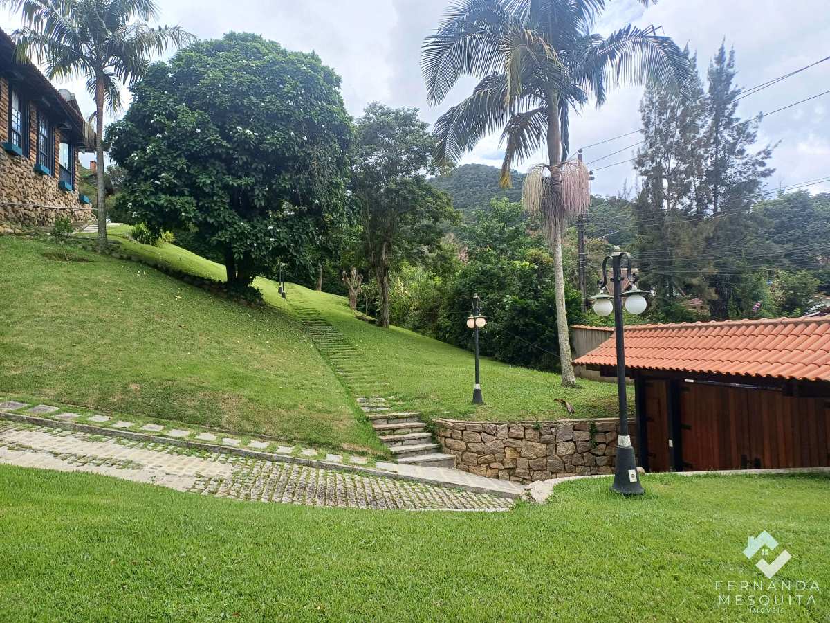  - Chácara de Alto Padrão à Venda em Albuquerque Teresópolis com 10 Dormitórios, Piscina e 2.500 m² Construídos