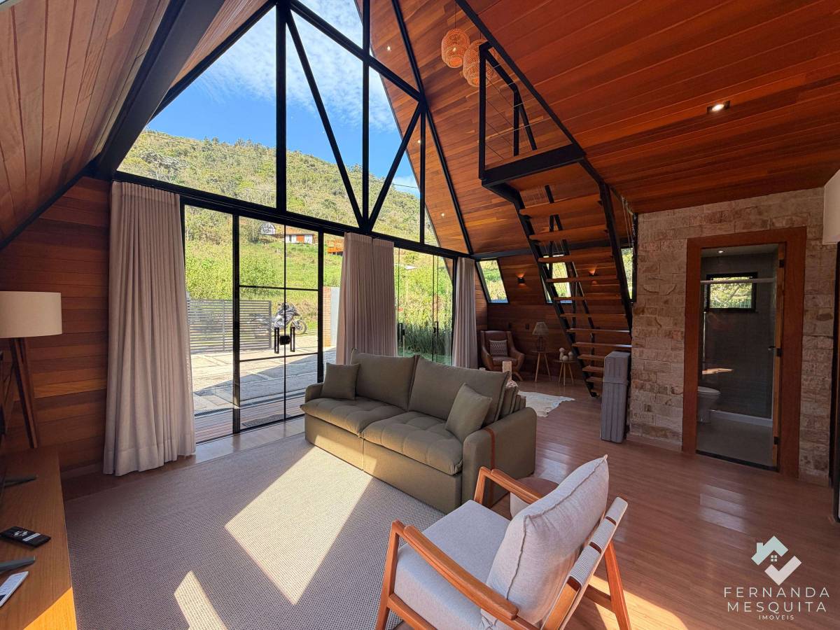 Chalé à venda com 3 quartos, 140m² - Fazenda Alpina,