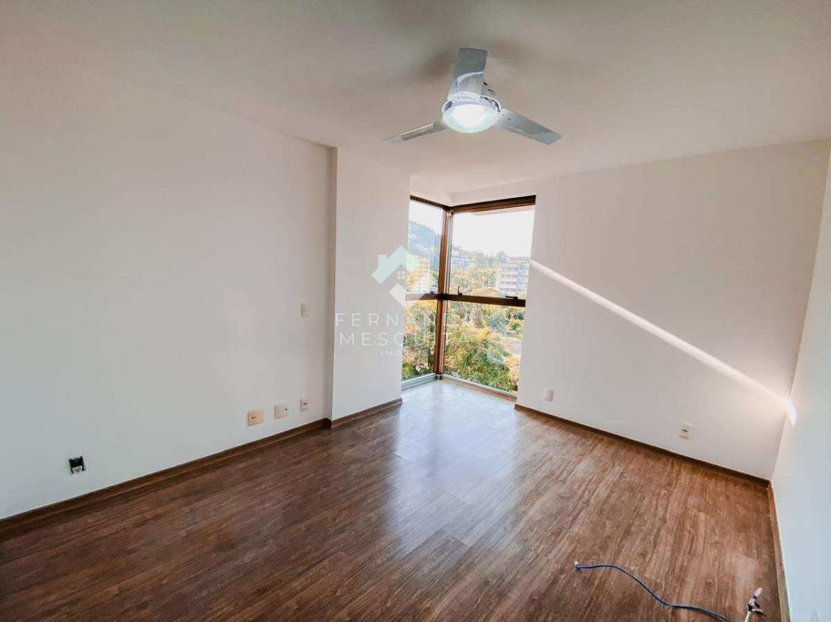  - Cobertura à venda no Alto em Teresópolis com 4 quartos, terraço amplo e 2 vagas