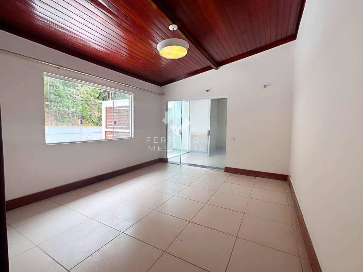Cobertura duplex à venda em Pimenteiras, Teresópolis RJ | 3 quartos, 2 suítes, lazer completo - Fernanda Mesquita Imóveis em Teresópolis/RJ
