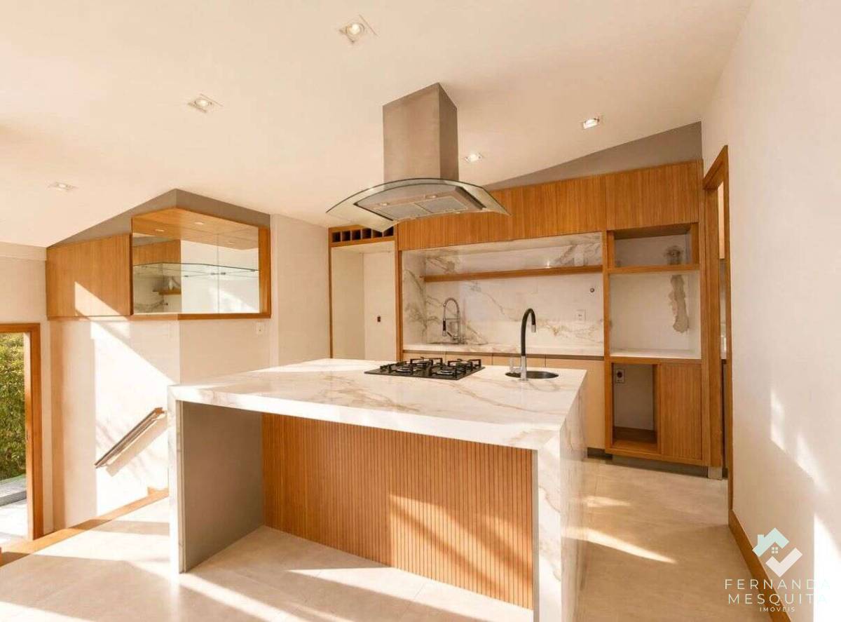  - Encantadora Casa de 77 m² com 2 Quartos (1 Suíte c/ Closet), Cozinha com Ilha e Lazer Completo – Posse, Teresópolis/RJ