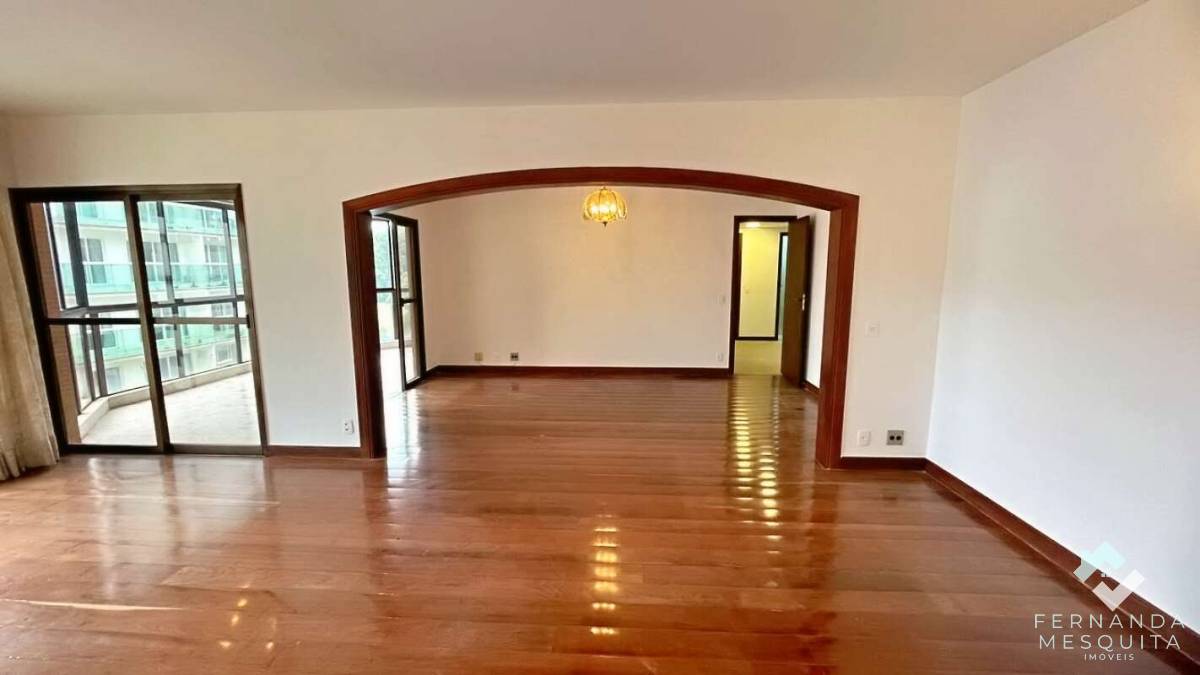  - Espaçoso Apartamento de 4 Quartos (3 Suítes), Varanda Fechada em Vidro, 2 Vagas e Lazer Completo – Agriões, Teresópolis/RJ