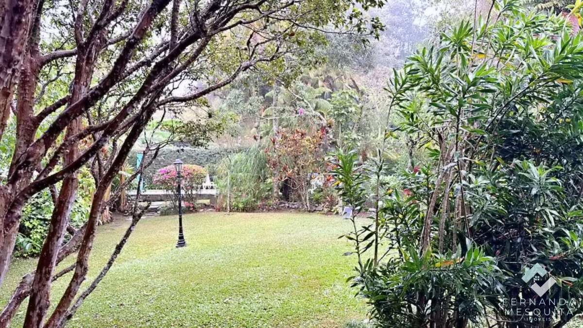  - Espetacular Casa com 7 Quartos, Piscina e Lago com Carpas – Carlos Guinle (Granja Comary)