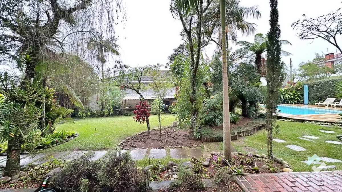  - Espetacular Casa com 7 Quartos, Piscina e Lago com Carpas – Carlos Guinle (Granja Comary)