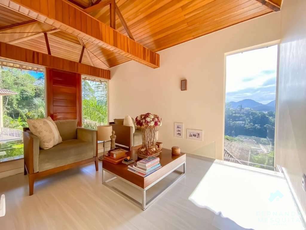  - Espetacular Casa de Luxo de 5 Quartos (3 Suítes com Closet), Mezanino, Varanda Gourmet e Lazer Completo em Condomínio Fechado – Bairro Bom Retiro