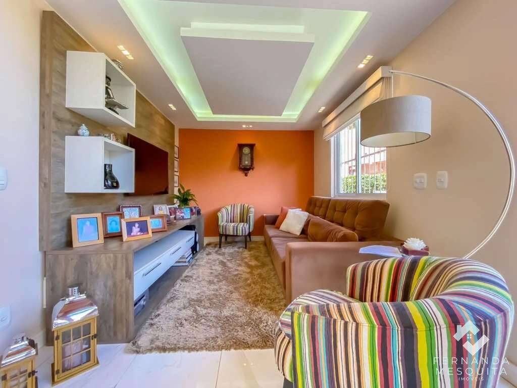  - Espetacular Casa de Luxo de 5 Quartos (3 Suítes com Closet), Mezanino, Varanda Gourmet e Lazer Completo em Condomínio Fechado – Bairro Bom Retiro
