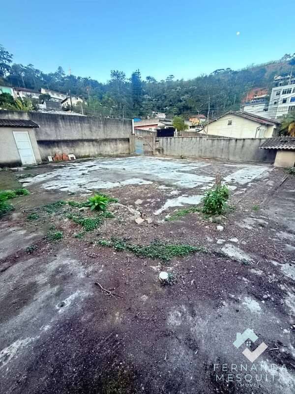  - Excelente Terreno de 200 m² Plano e Totalmente Murado com Vista Panorâmica para o Dedo de Deus – Vale do Paraíso, Teresópolis/RJ