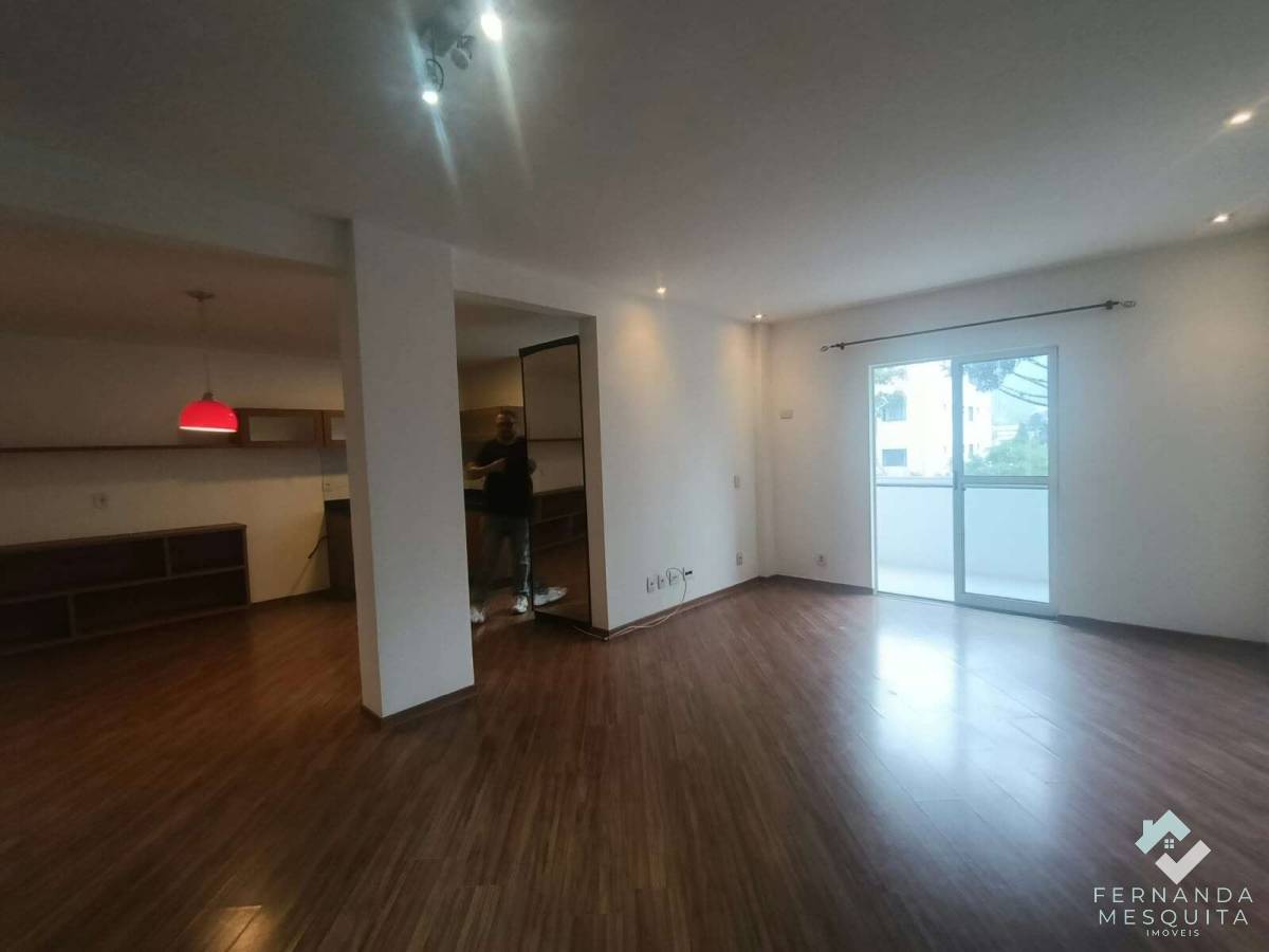 Lindo Apartamento Novo de 1 Quarto com Lavabo, Varanda e Móveis Planejados no Condomínio Green View - Bairro Alto, Teresópolis/RJ - Fernanda Mesquita Imóveis | Um novo capítulo pede um novo lar. Encontre aqui.