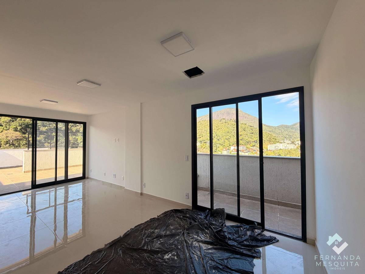 - Oportunidade: Cobertura Contemporânea de 146 m² com 2 Quartos (1 Suíte), Amplo Terraço e 2 Vagas Cobertas – Residencial 878, Várzea – Teresópolis/RJ