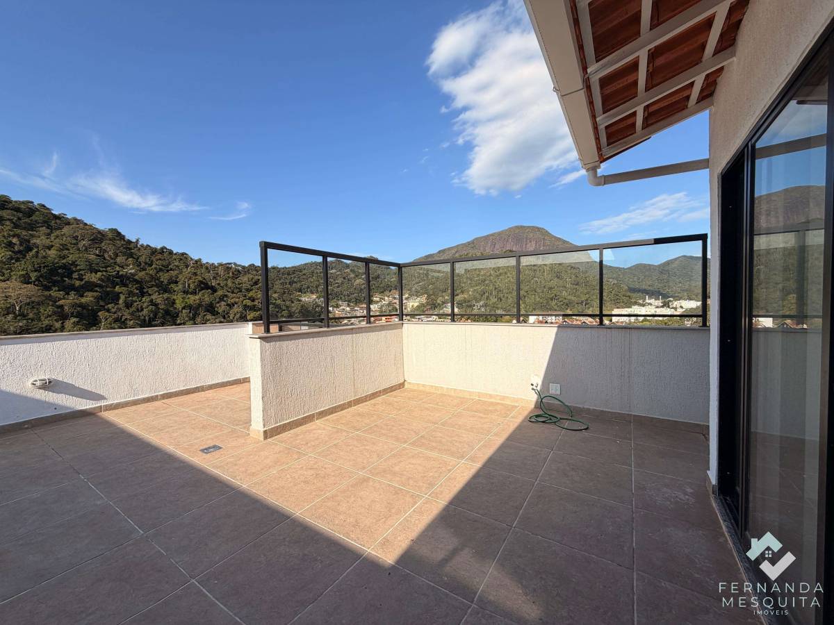 Oportunidade: Cobertura Contemporânea de 146 m² com 2 Quartos (1 Suíte), Amplo Terraço e 2 Vagas Cobertas – Residencial 878, Várzea – Teresópolis/RJ - Fernanda Mesquita Imóveis | Um novo capítulo pede um novo lar. Encontre aqui.