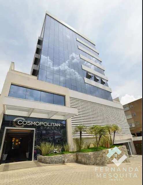 Sala Comercial no Cosmopolitan Offices – Centro de Teresópolis | 35,62m² com vaga e elevadores - Fernanda Mesquita Imóveis | Um novo capítulo pede um novo lar. Encontre aqui.