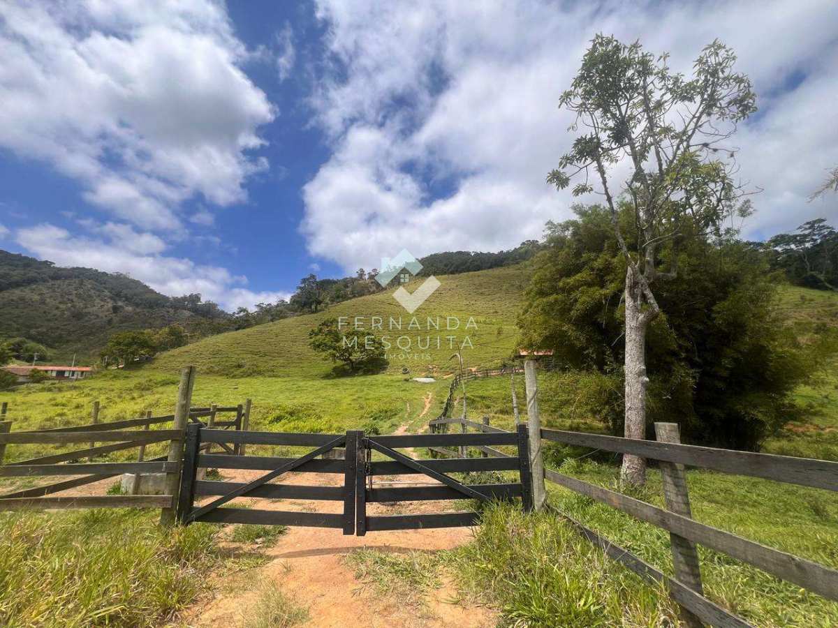 Sítio à venda com 3 quartos, 300m² - Venda Nova,Teresópolis