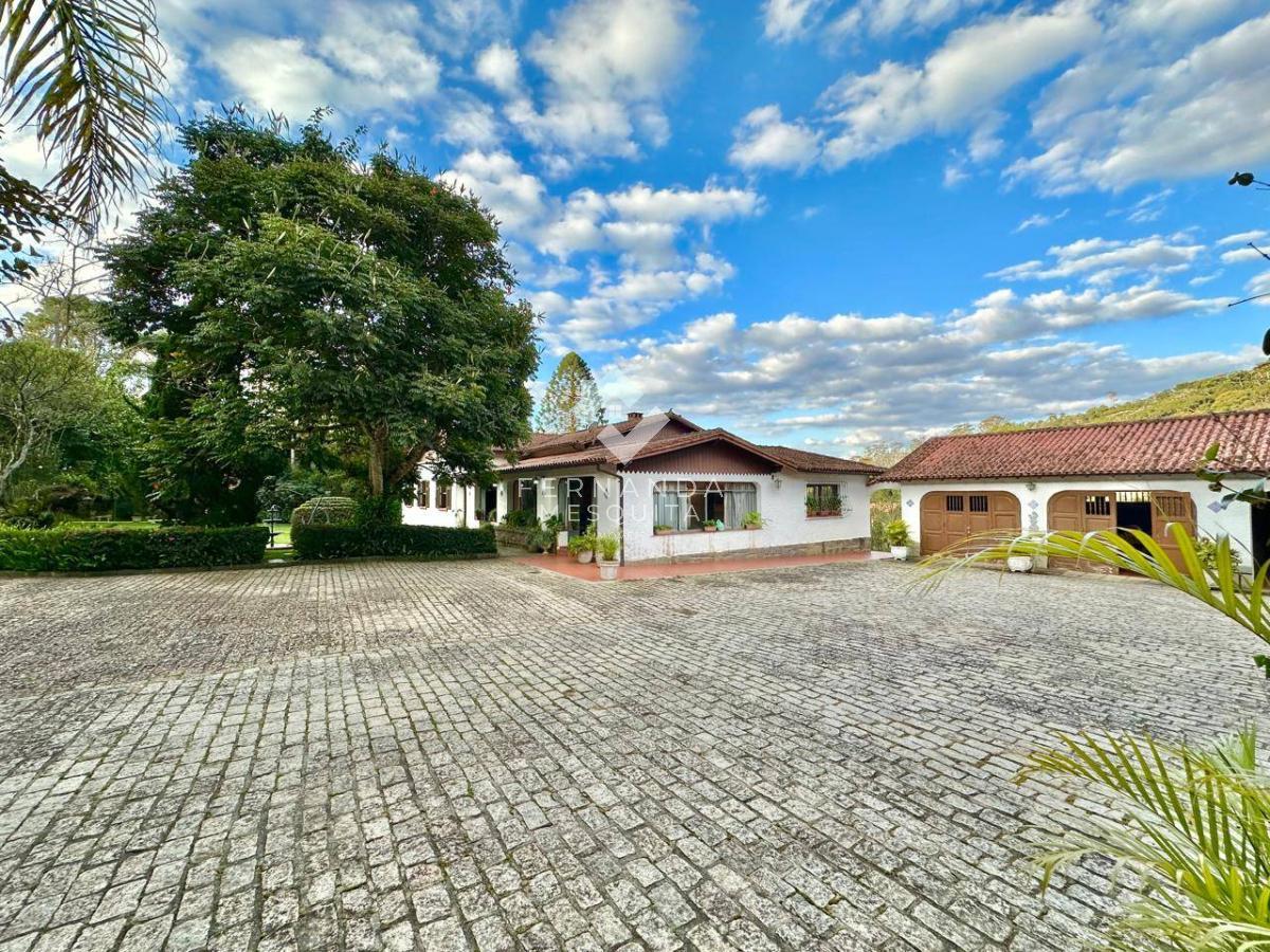 Chácara à venda com 5 quartos, 612m² - Foto 35