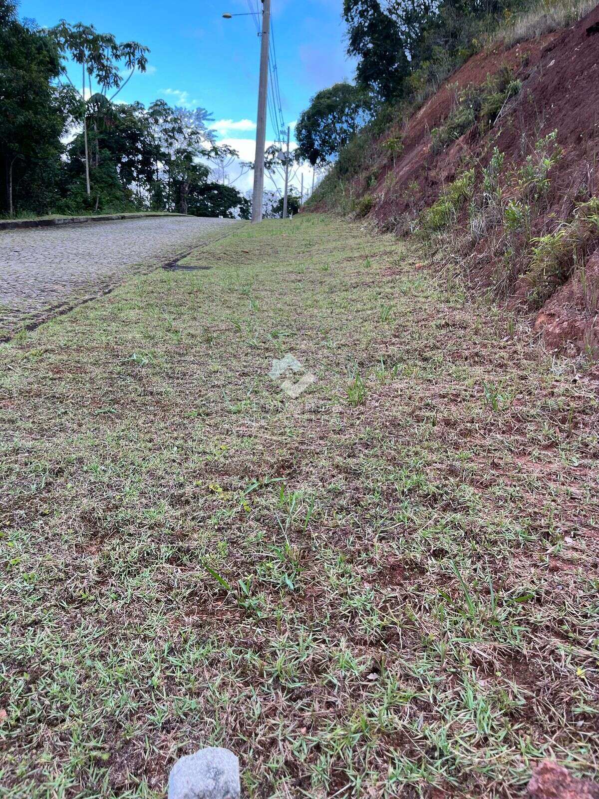  - Terreno à venda no Condomínio Vale dos Ipês – 853 m² para construir sua casa na serra de Teresópolis