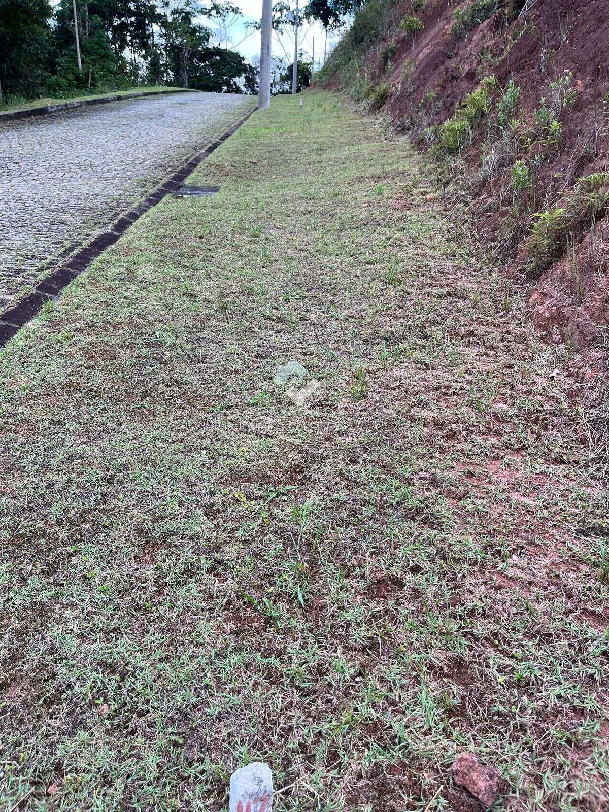  - Terreno à venda no Condomínio Vale dos Ipês – 853 m² para construir sua casa na serra de Teresópolis