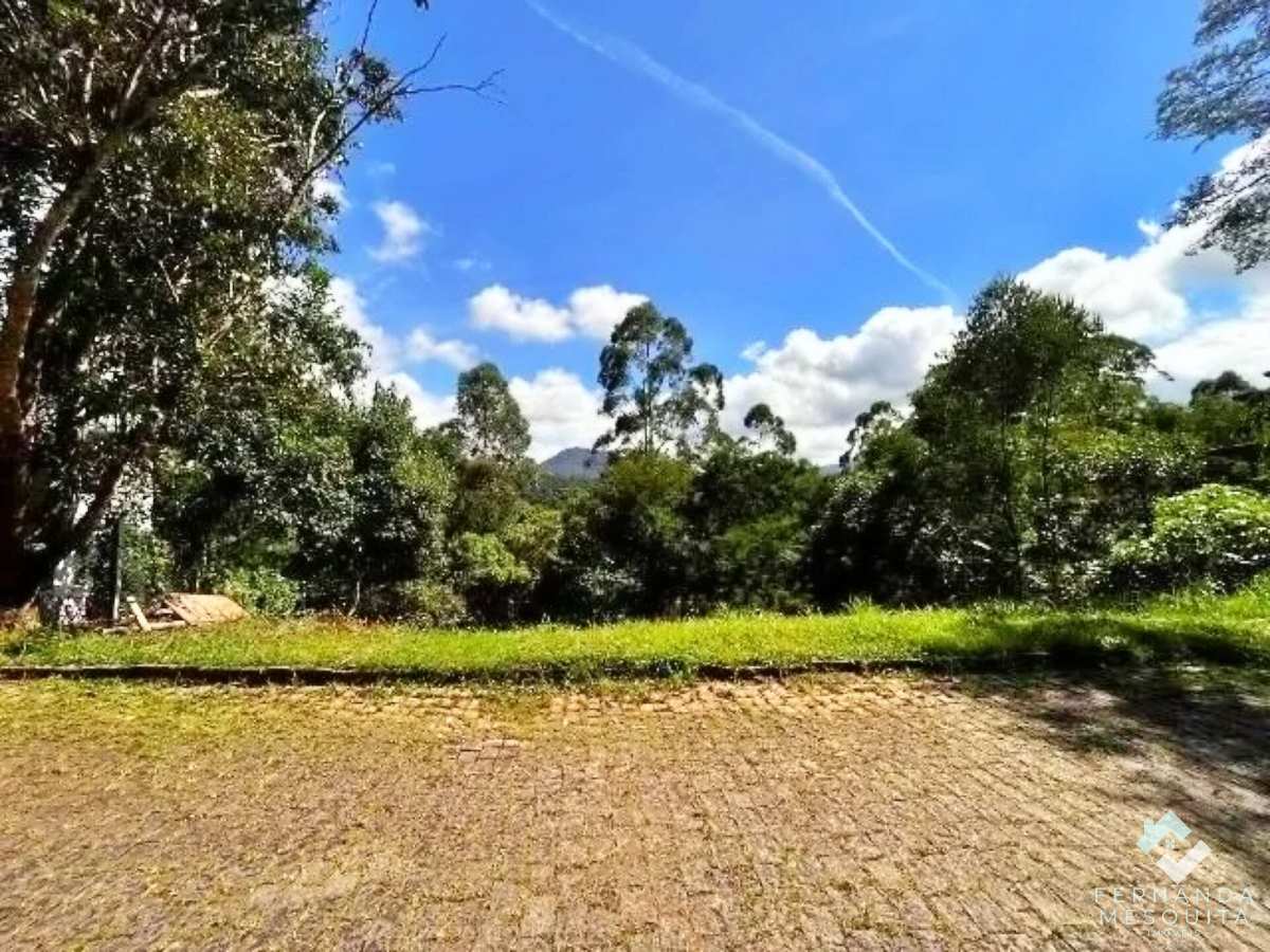  - Terreno à Venda no Green Village em Teresópolis | 640m² com Projeto Incluso