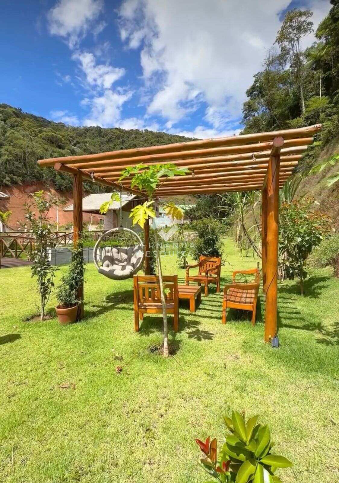  - Terreno plano à venda no Vale dos Pássaros Teresópolis RJ com 300m²