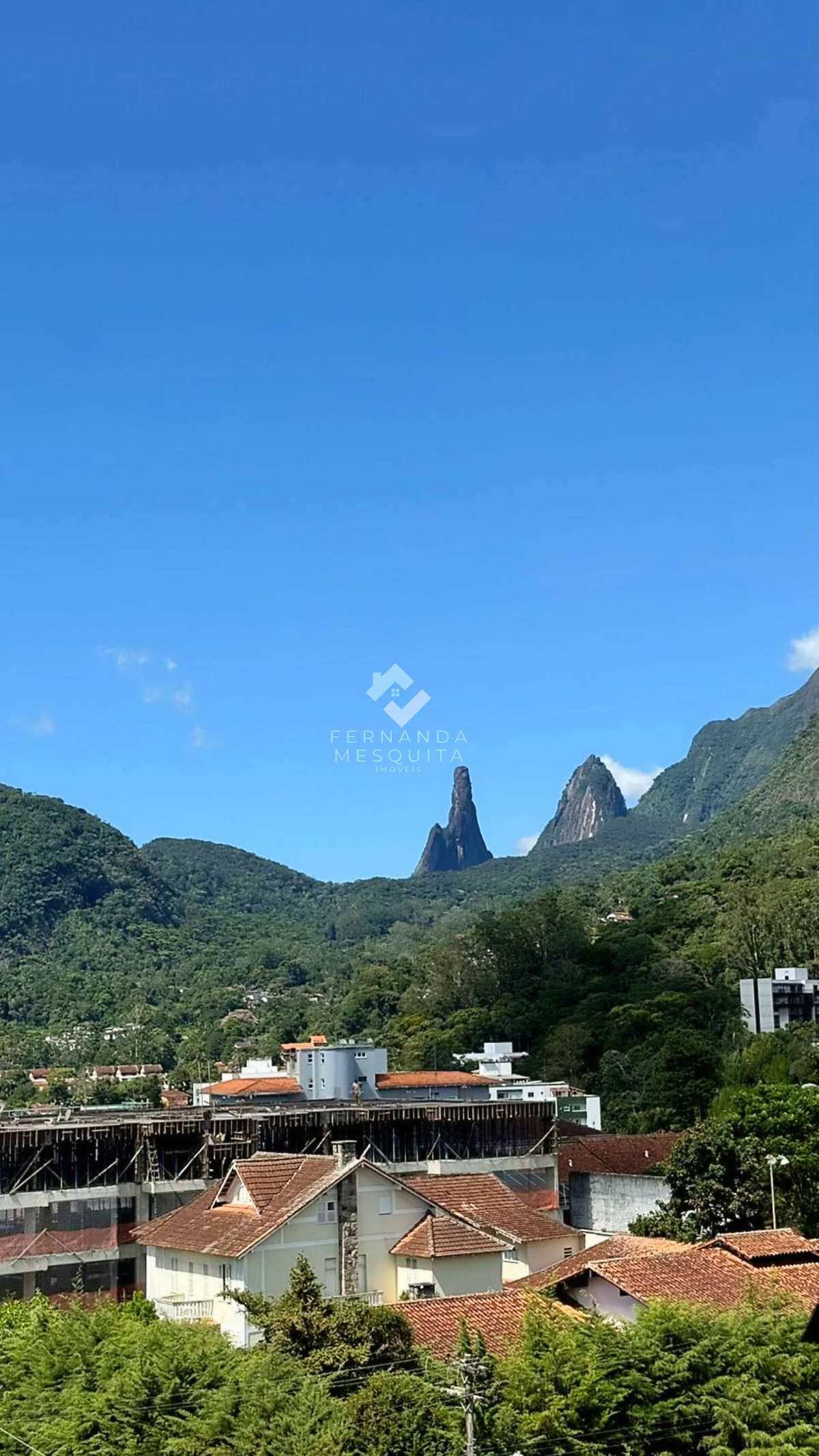  - Vista frontal para o Dedo de Deus | Mobiliado | Alto | Leia