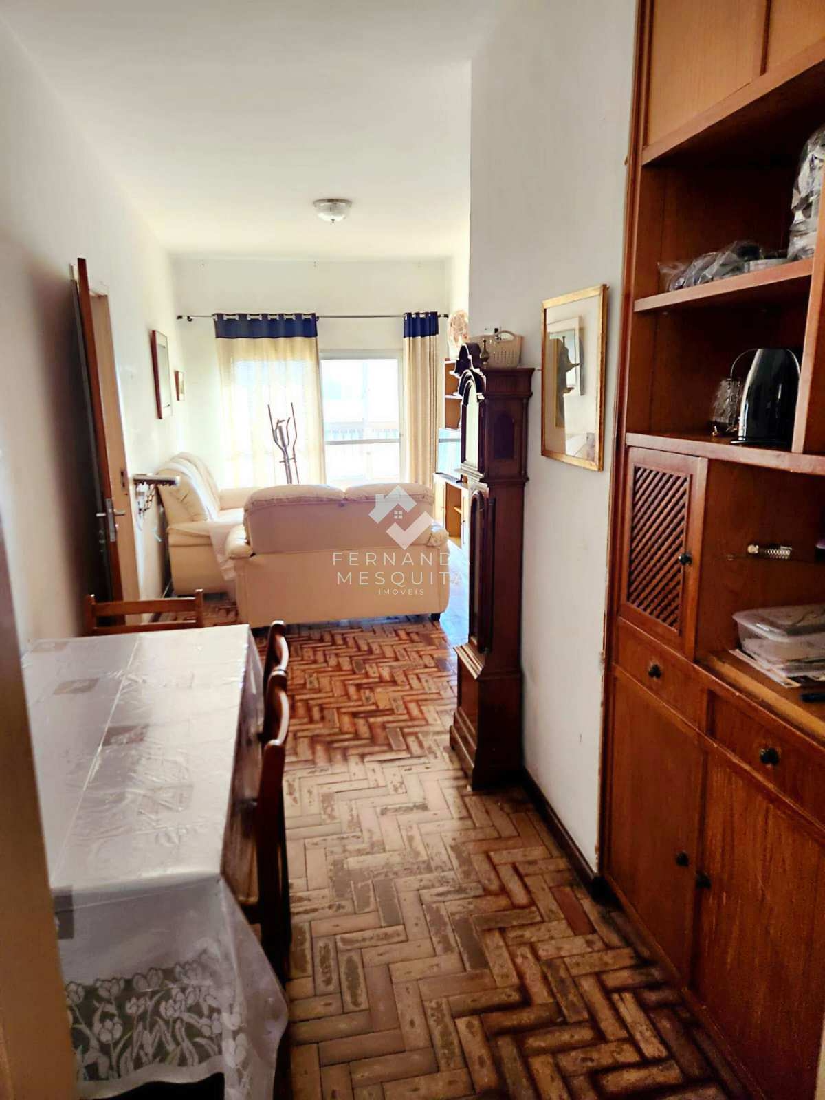 Vista para o Dedo de Deus, 2 quartos, 1 suíte + 2 vagas no Alto – Oportunidade para modernizar! - Fernanda Mesquita Imóveis em Teresópolis/RJ