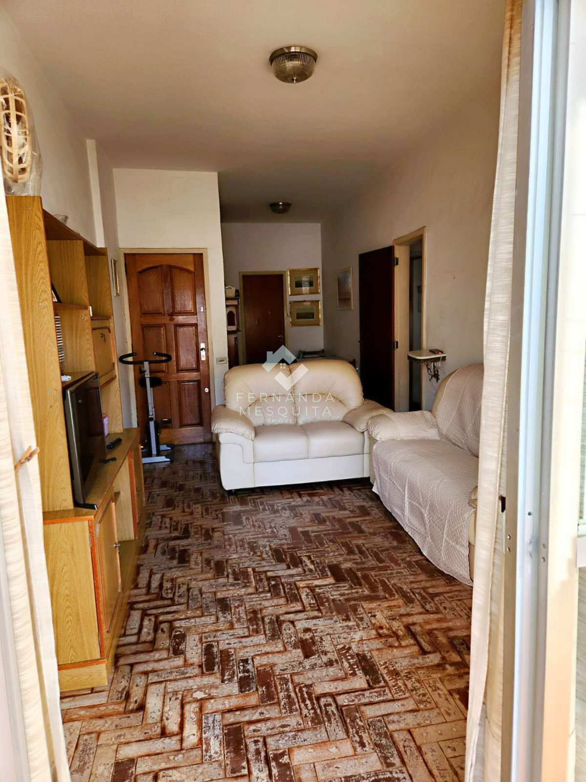  - Vista para o Dedo de Deus, 2 quartos, 1 suíte + 2 vagas no Alto – Oportunidade para modernizar!